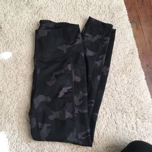 Yogalicious LUX black camo leggings